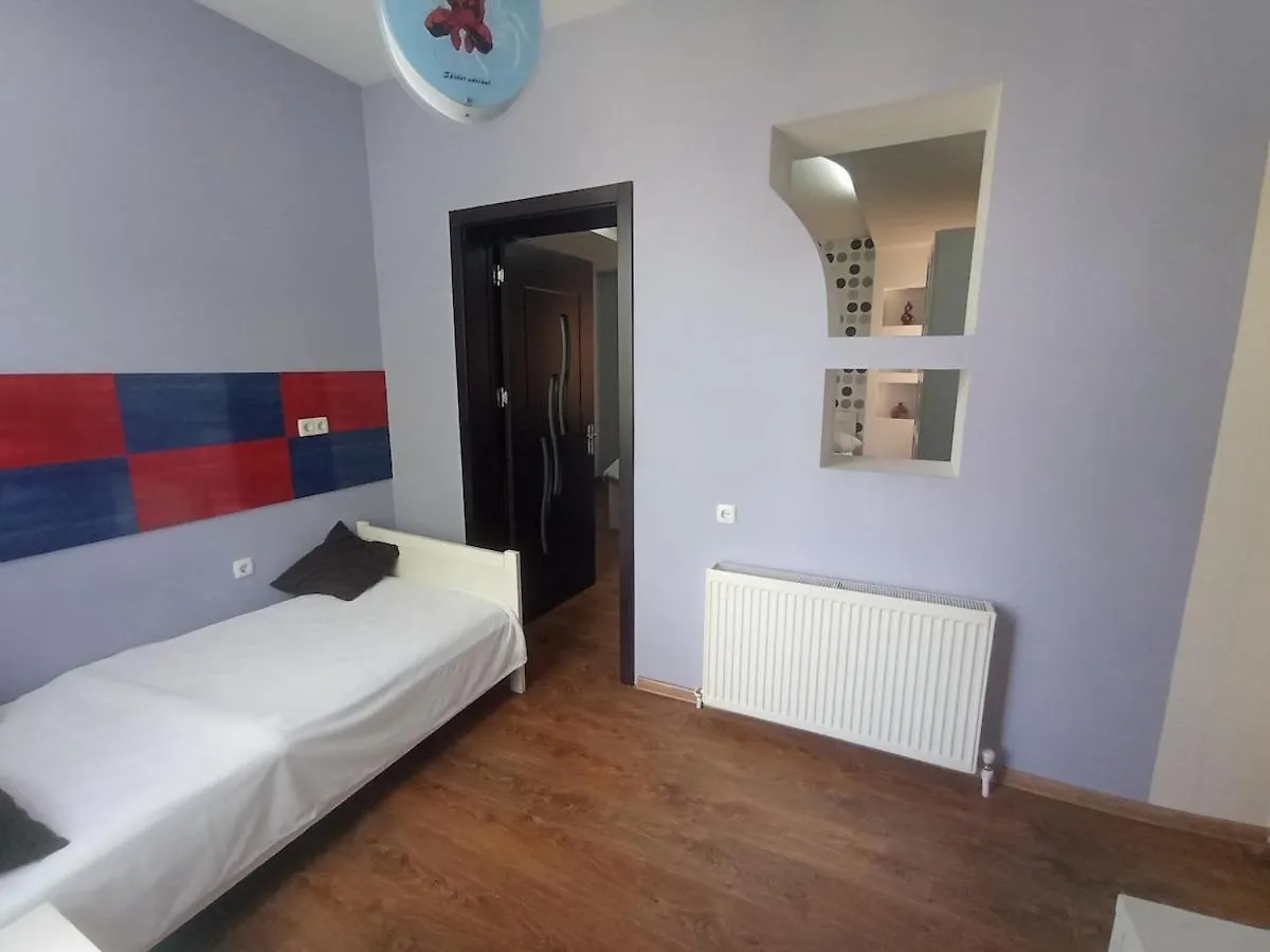 Сasa de vacaciones Private Home With Garden Tiflis